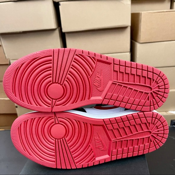 ❤️🖤🤍 nike Air Jordan 1 retro Mid red white black bred shoes - Picture 5 of 5